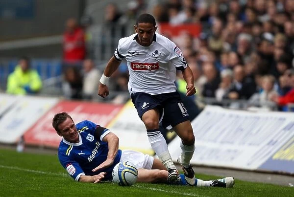 Feeney Escapes Lawrence's Challenge: Millwall vs. Cardiff City, Npower Championship (31-03-2012)