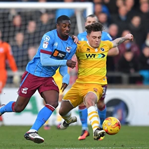 Sky Bet League One Collection: Sky Bet League One - Scunthorpe United v Millwall - Glanford Park