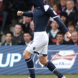 FA Cup Jigsaw Puzzle Collection: FA Cup - Round 5 : Luton Town v Millwall : Kenilworth Road : 16-02-2013