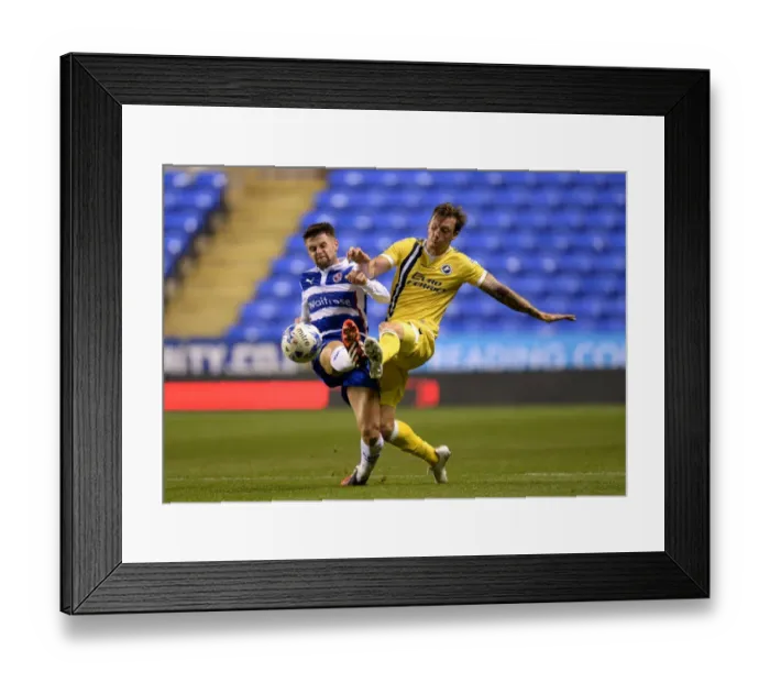 Framed Print : Battle for Supremacy: Norwood vs. Woolford in Sky Bet Championship Clash between Reading and Millwall Framed Print : Battle for Supremacy: Norwood vs. Woolford in Sky Bet Championship Clash between Reading and Millwall