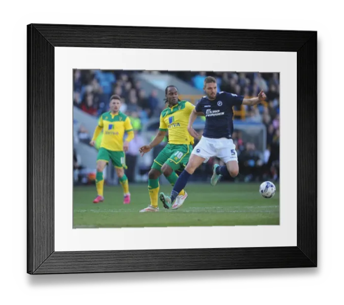 Framed Print : Sky Bet Championship - Millwall v Norwich City - The Den Framed Print : Sky Bet Championship - Millwall v Norwich City - The Den