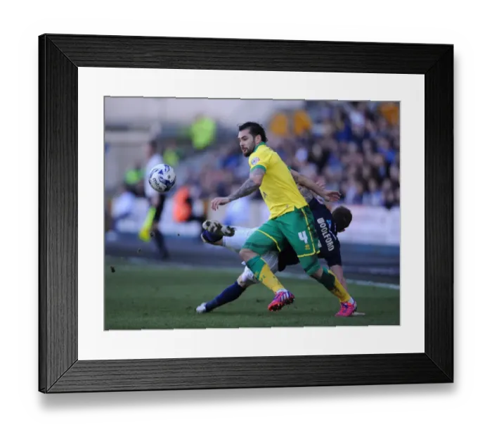 Framed Print : Battle at The Den: Millwall vs. Norwich City, Sky Bet Championship