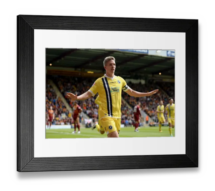 Framed Print : Millwall's Steve Morison Scores Second Goal in Sky Bet League One Play-Off First Leg against Bradford City (2015-16)
