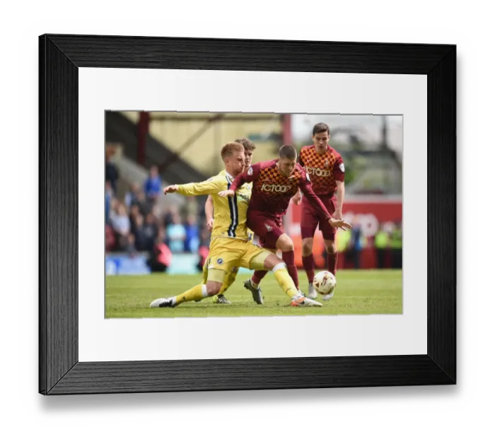 Framed Print : Bradford City vs Millwall: Byron Webster and Jamie Proctor Clash in Intense Play-Off Battle