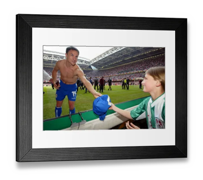 Framed Print : Soccer - AXA FA Cup - Final - Manchester United v Millwall Framed Print : Soccer - AXA FA Cup - Final - Manchester United v Millwall