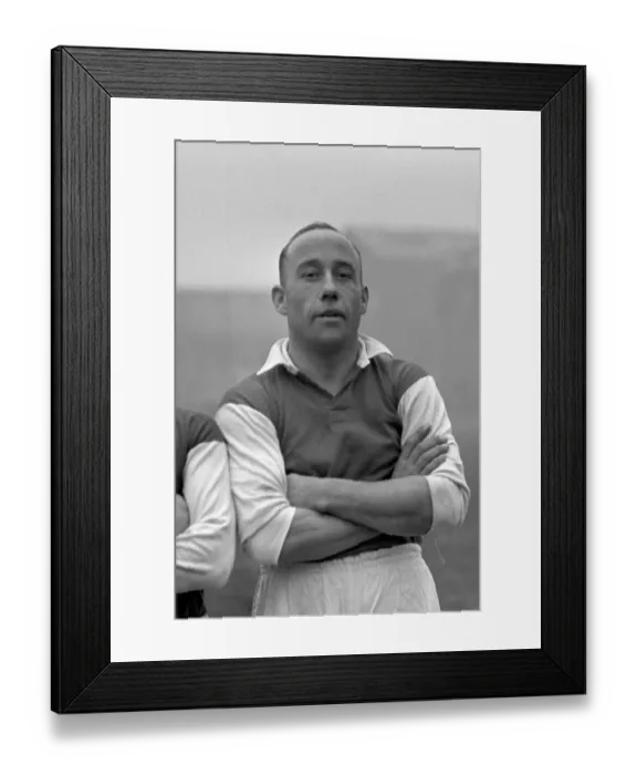 Framed Print : Soccer - Football League South - Millwall v Aston Villa - The Den