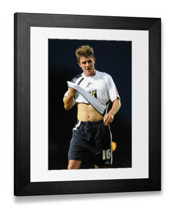 Framed Print : Carling Cup - Second Round - West Ham United v Millwall - Upton Park Framed Print : Carling Cup - Second Round - West Ham United v Millwall - Upton Park