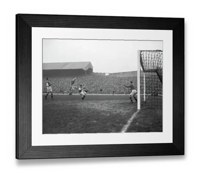 Framed Print : Soccer - League Division Three - Millwall v Bournemouth - The Den