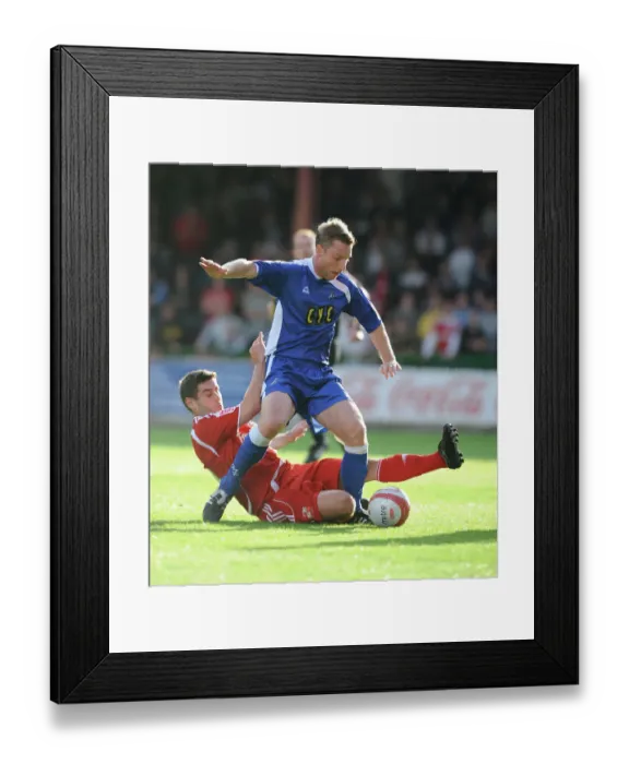 Framed Print : Coca-Cola Football League One - Swindon Town v Millwall - County Ground Framed Print : Coca-Cola Football League One - Swindon Town v Millwall - County Ground