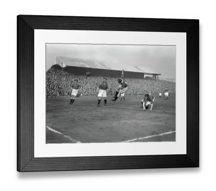 Framed Print : Soccer - League Division Two - Millwall v Plymouth Argyle - The Den