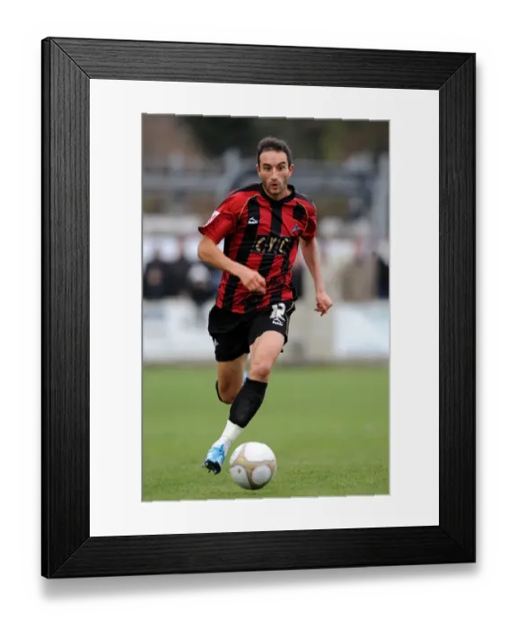 Framed Print : FA Cup - Second Round - Staines Town v Millwall - Wheatsheaf Park