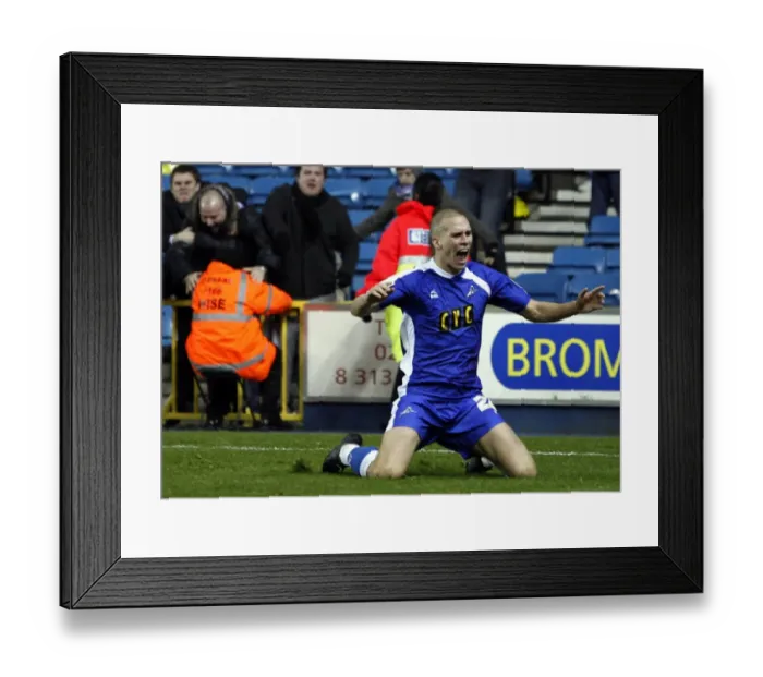 Framed Print : Morrison's Thrilling Goal: Milwall vs MK Dons in Coca-Cola League One