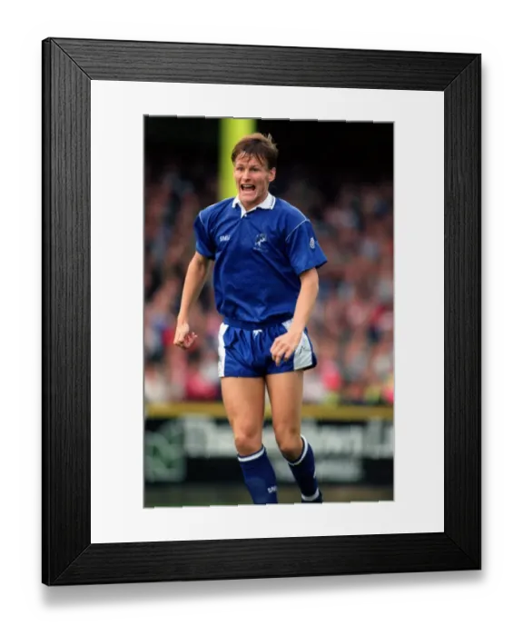 Framed Print : Soccer - Barclays League Division Two - Swindon Town v Millwall Framed Print : Soccer - Barclays League Division Two - Swindon Town v Millwall