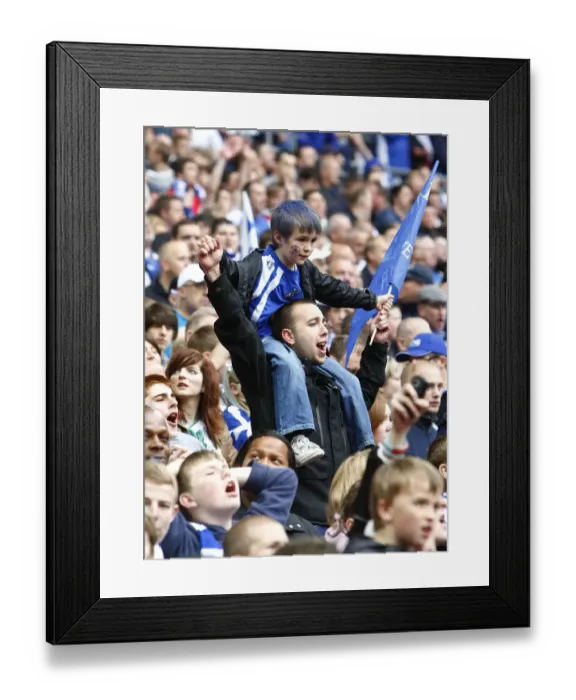 Framed Print : Millwall vs Swindon Town: The Fans Battle at Wembley - Coca-Cola Football League One Play-Off Final Framed Print : Millwall vs Swindon Town: The Fans Battle at Wembley - Coca-Cola Football League One Play-Off Final