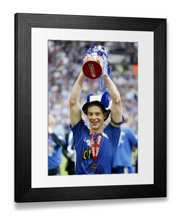 Framed Print : Millwall's Glory: The Celebration - Winning the Football League One Play-Off Final at Wembley (vs Swindon Town with Paul Robinson and the Trophy)