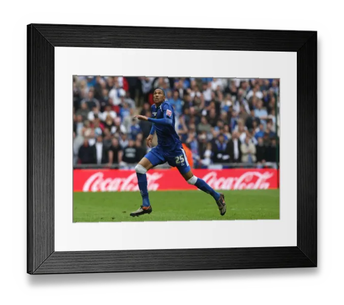Framed Print : Millwall vs Swindon Town: Intense Football Moment at Wembley Stadium - Shaun Batt in Action (Football League One Play-Off Final)