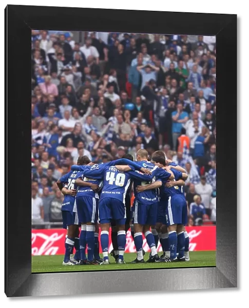 Millwall vs Swindon Town: The Dramatic Huddle Before the Play-Off Final at Wembley Stadium, Football League One