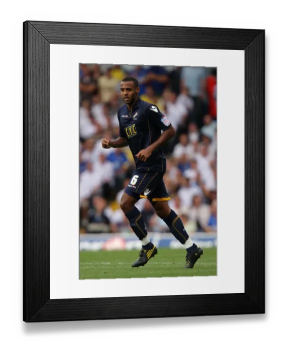 Framed Print : Millwall vs Leeds United: Liam Trotter at Elland Road - Npower Championship 2010 Framed Print : Millwall vs Leeds United: Liam Trotter at Elland Road - Npower Championship 2010