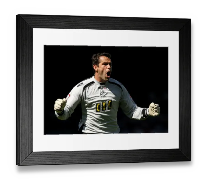 Framed Print : npower Football League Championship - Leeds United v Millwall - Elland Road