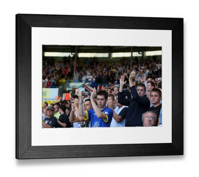 Framed Print : npower Football League Championship - Leeds United v Millwall - Elland Road Framed Print : npower Football League Championship - Leeds United v Millwall - Elland Road