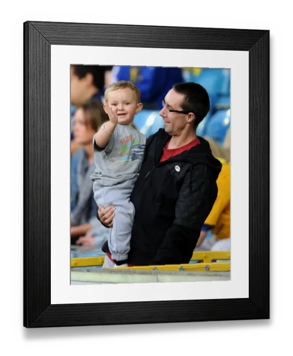 Framed Print : Passionate Millwall Fans Pack The New Den for Millwall vs Middlesbrough in Carling Cup Second Round Framed Print : Passionate Millwall Fans Pack The New Den for Millwall vs Middlesbrough in Carling Cup Second Round