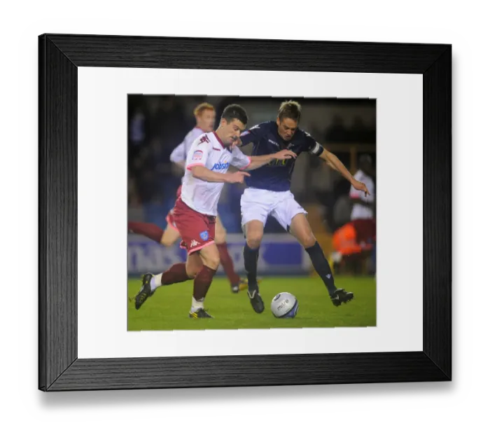 Framed Print : npower Football League Championship - Millwall v Portsmouth - The New Den