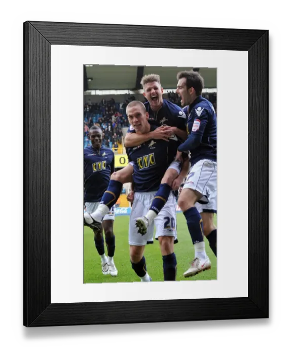 Framed Print : npower Football League Championship - Millwall v Derby County - The New Den