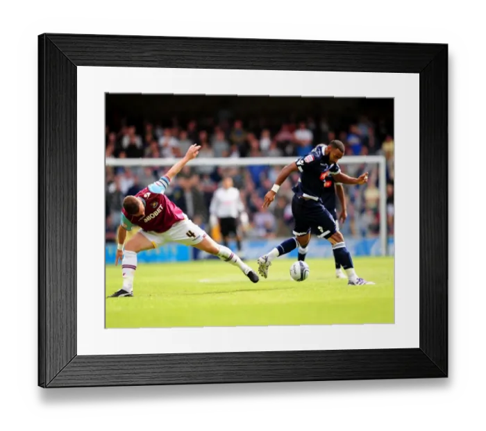 Framed Print : npower Football League Championship - Millwall v West Ham United - The Den