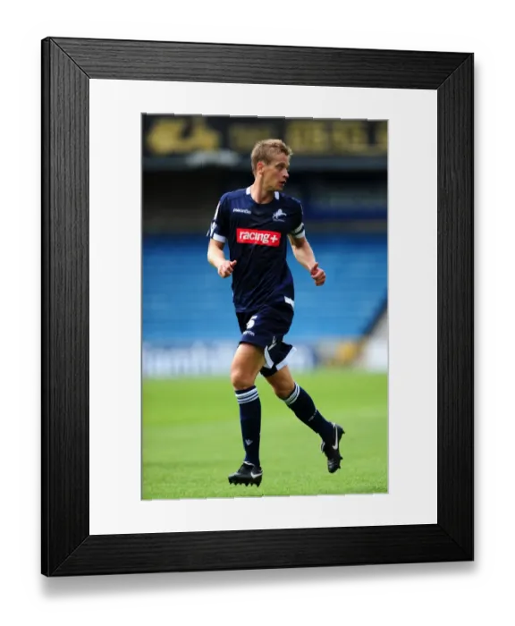 Framed Print : Millwall vs. Nottingham Forest: The Den - Paul Robinson in Action (Npower Football League Championship, 13-08-2011) Framed Print : Millwall vs. Nottingham Forest: The Den - Paul Robinson in Action (Npower Football League Championship, 13-08-2011)