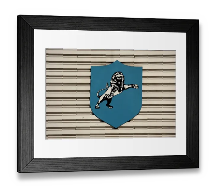 Framed Print : Millwall vs Burnley in the Npower Championship: The Den's Pride - Millwall Club Badge Framed Print : Millwall vs Burnley in the Npower Championship: The Den's Pride - Millwall Club Badge