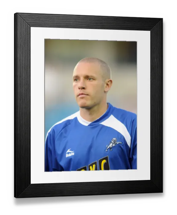 Framed Print : Millwall vs Oldham Athletic in Football League One: Gary Alexander at The New Den (August 18, 2009) Framed Print : Millwall vs Oldham Athletic in Football League One: Gary Alexander at The New Den (August 18, 2009)