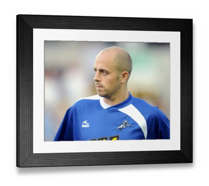 Framed Print : Determined Jack Smith Leads Millwall to Victory against Oldham Athletic (August 18, 2009) at The New Den Framed Print : Determined Jack Smith Leads Millwall to Victory against Oldham Athletic (August 18, 2009) at The New Den
