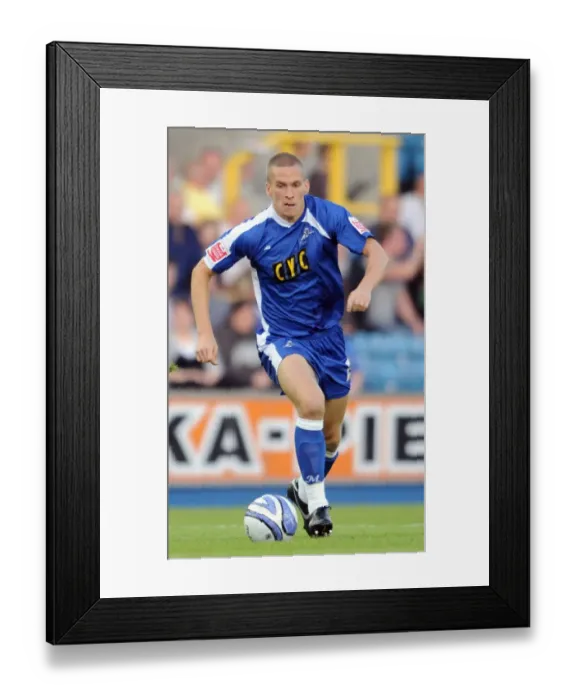 Framed Print : Millwall vs Oldham Athletic: Steve Morris in Action at The New Den (Football League One, 2009) Framed Print : Millwall vs Oldham Athletic: Steve Morris in Action at The New Den (Football League One, 2009)