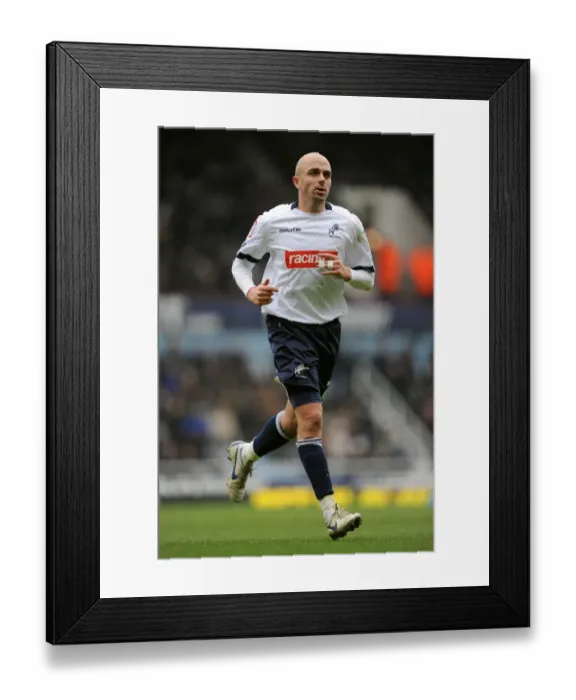 Framed Print : Millwall vs. West Ham United: Npower Championship Clash at Upton Park (04-02-2012) Framed Print : Millwall vs. West Ham United: Npower Championship Clash at Upton Park (04-02-2012)