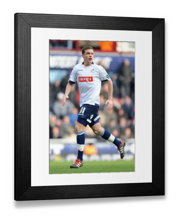 Framed Print : Shane Lowry's Stunner: Millwall vs. West Ham United in Npower Championship (04-02-2012) Framed Print : Shane Lowry's Stunner: Millwall vs. West Ham United in Npower Championship (04-02-2012)