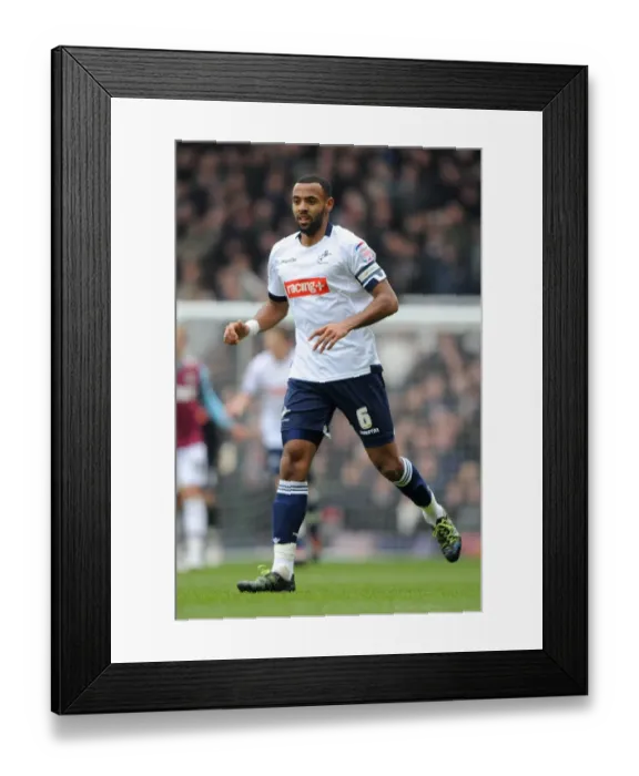 Framed Print : Millwall's Liam Trotter Faces Off Against West Ham United at Upton Park (February 4, 2012) Framed Print : Millwall's Liam Trotter Faces Off Against West Ham United at Upton Park (February 4, 2012)