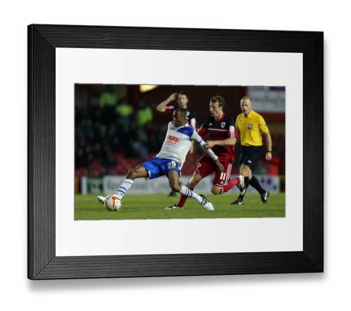Framed Print : Challenge at Ashton Gate: Nadjim Abdou vs. Martyn Woolford - Millwall vs. Bristol City, Npower Championship