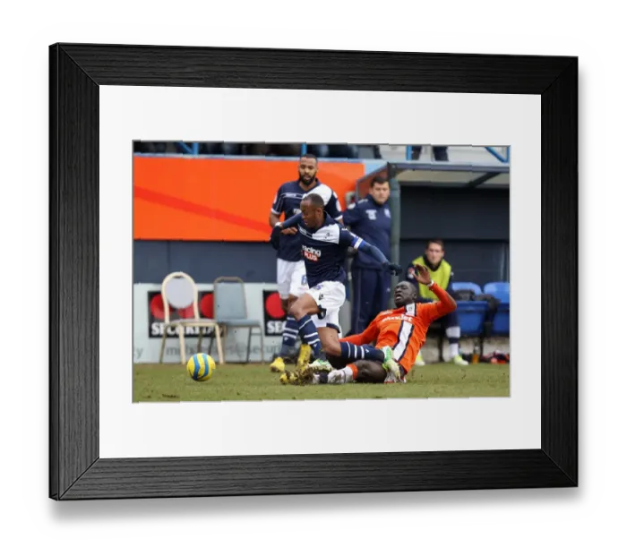 Framed Print : FA Cup - Fifth Round - Luton Town v Millwall - Kenilworth Road