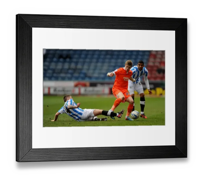 Framed Print : npower Football League Championship - Huddersfield Town v Millwall - John Smiths Stadium Framed Print : npower Football League Championship - Huddersfield Town v Millwall - John Smiths Stadium