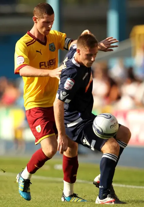 Framed Print : Battleground The Den: Millwall vs. Burnley - Chris McCann vs. James Henry in Npower Championship Clash (10-01-2011) Framed Print : Battleground The Den: Millwall vs. Burnley - Chris McCann vs. James Henry in Npower Championship Clash (10-01-2011)