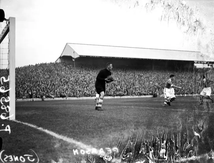 Framed Print : Intense Moment in Millwall vs Plymouth Argyle: Harry Pearson's Focused Determination as Division Two Goalkeeper Framed Print : Intense Moment in Millwall vs Plymouth Argyle: Harry Pearson's Focused Determination as Division Two Goalkeeper