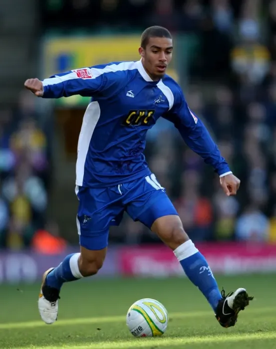 Framed Print : Lewis Grabban Scores: Millwall's Victory at Carrow Road Against Norwich City (2009)