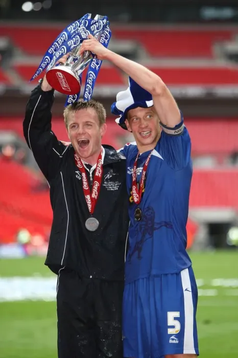 Framed Print : Millwall FC's Glory: Paul Robinson and Team Celebrate Promotion to Championship with Football League One Play-Off Final Win against Swindon Town
