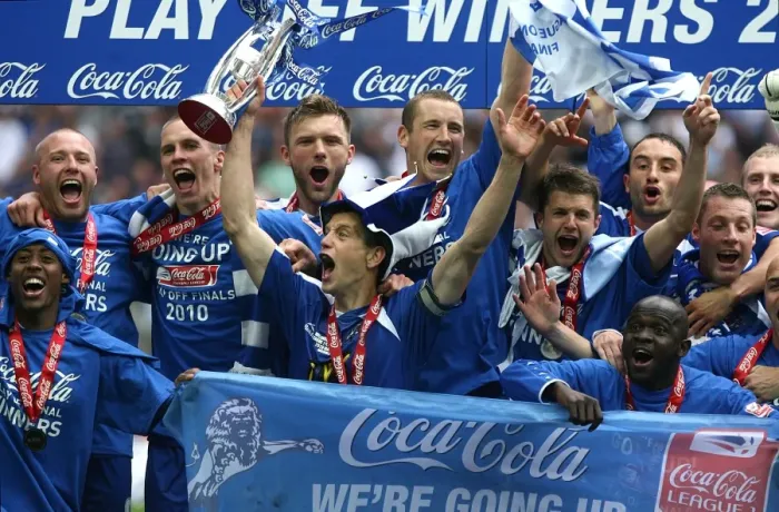 Framed Print : Millwall Football Club: The Celebration - Winning the Coca-Cola Football League One Play Off Final at Wembley (vs Swindon Town) with Captain Paul Robinson