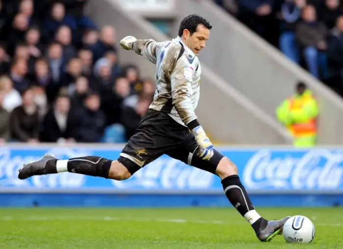 Framed Print : Millwall vs. Nottingham Forest: David Forde in Action for The New Den's Npower Championship Clash (26-02-2011) Framed Print : Millwall vs. Nottingham Forest: David Forde in Action for The New Den's Npower Championship Clash (26-02-2011)