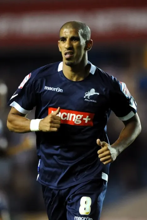 Framed Print : Millwall vs Peterborough United in the Npower Championship: Hameur Bouazza at The Den (17-08-2011) Framed Print : Millwall vs Peterborough United in the Npower Championship: Hameur Bouazza at The Den (17-08-2011)