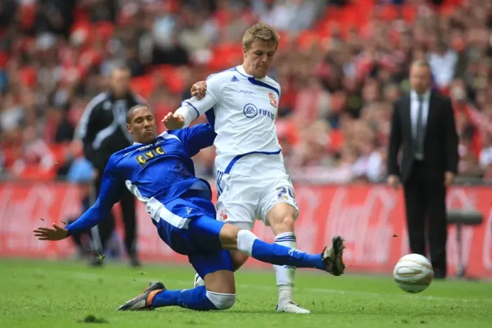 Framed Print : Millwall vs Swindon: Intense Battle for the Ball in the League One Play-Off Final at Wembley Stadium Framed Print : Millwall vs Swindon: Intense Battle for the Ball in the League One Play-Off Final at Wembley Stadium
