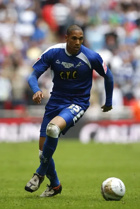 Framed Print : Millwall vs Swindon Town: Shaun Batt's Thrilling Performance at the Dramatic Play-Off Final Showdown in Coca-Cola Football League One at Wembley Stadium