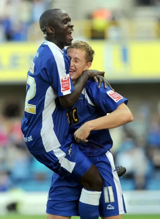Framed Print : Millwall's David Martin Scores the Winning Goal Against Oldham Athletic in Coca-Cola Football League One (18-08-2009) Framed Print : Millwall's David Martin Scores the Winning Goal Against Oldham Athletic in Coca-Cola Football League One (18-08-2009)