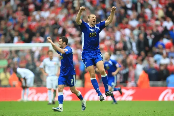 Framed Print : Millwall's Glory: Thrilling Play-Off Final Victory over Swindon Town at Wembley Framed Print : Millwall's Glory: Thrilling Play-Off Final Victory over Swindon Town at Wembley